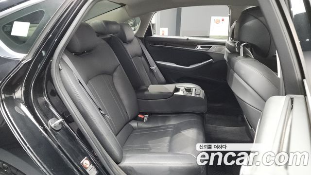 Genesis G80 2017 thumb 12
