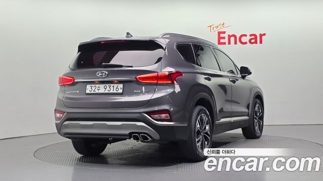 Hyundai Santa Fe 2018 thumb 3