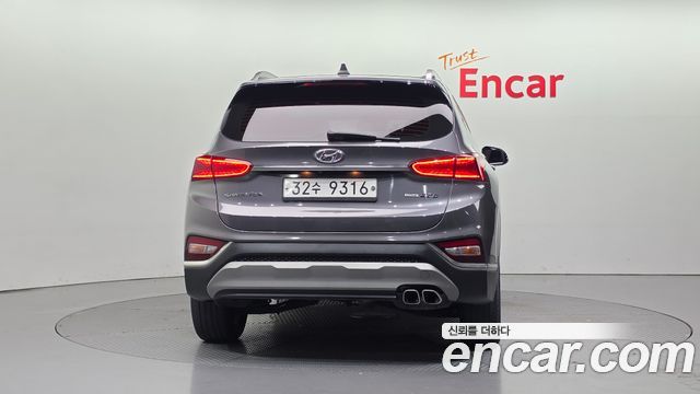 Hyundai Santa Fe 2018 thumb 5