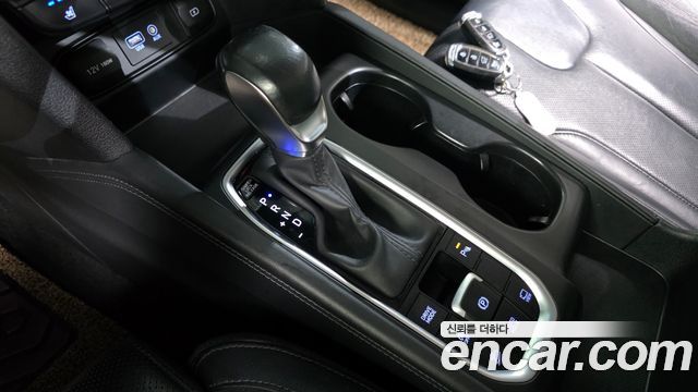 Hyundai Santa Fe 2018 thumb 9