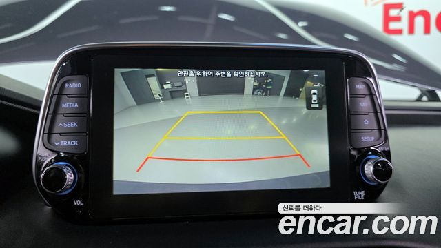 Hyundai Santa Fe 2018 thumb 12