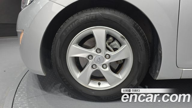 Hyundai Avante 2011 thumb 6