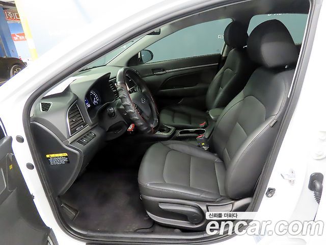 Hyundai Avante 2016 thumb 7