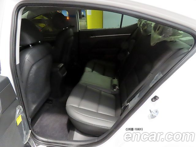 Hyundai Avante 2016 thumb 8