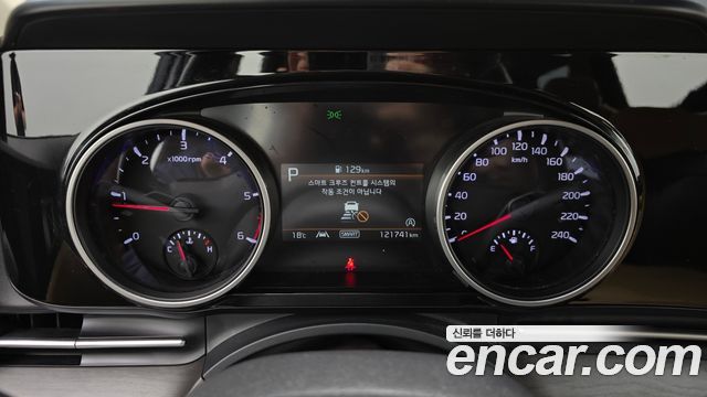 Kia Carnival 2021 thumb 9