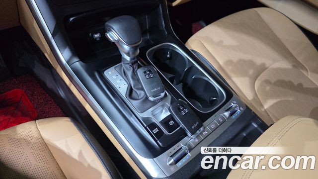 Kia Carnival 2021 thumb 10