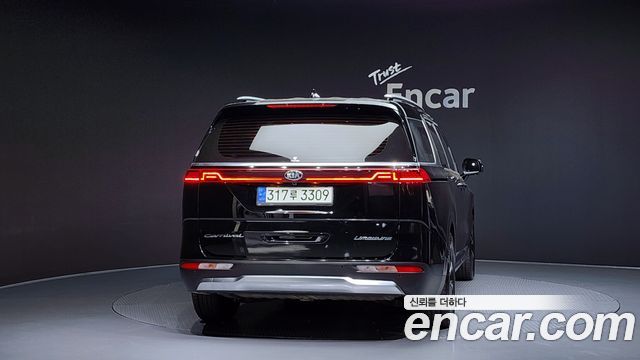 Kia Carnival 2021 thumb 5