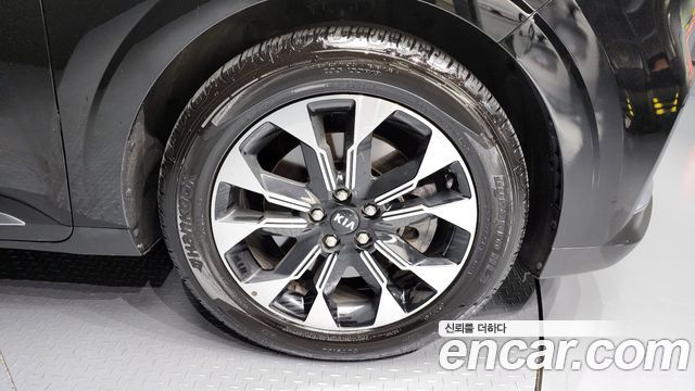 Kia Carnival 2021 thumb 6