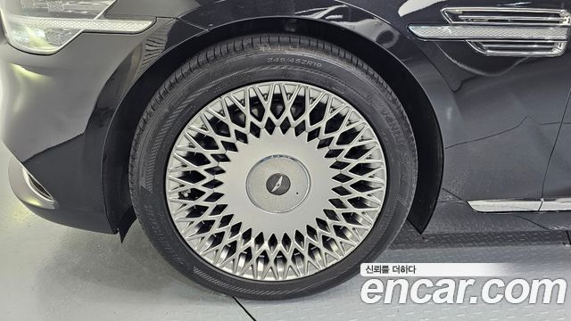Genesis G90 2019 thumb 6