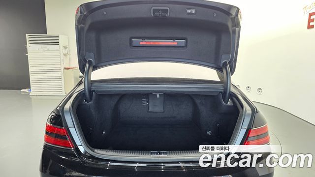 Genesis G90 2019 thumb 12