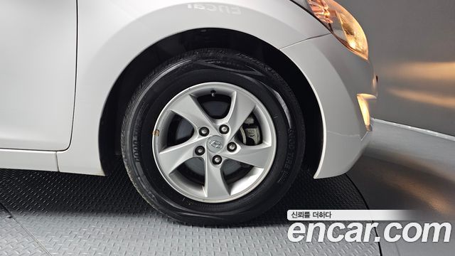 Hyundai Avante 2013 thumb 6