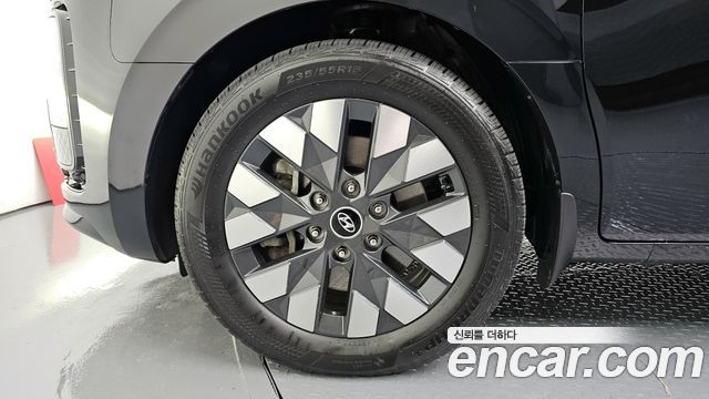 Hyundai Staria 2021 thumb 6