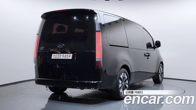 Hyundai Staria 2021 thumb 3