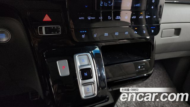 Hyundai Staria 2021 thumb 10