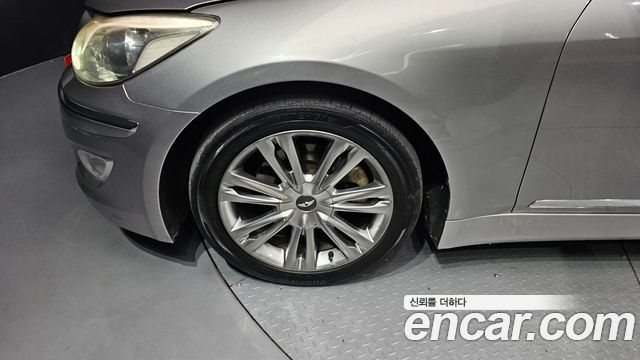 Hyundai Genesis 2012 thumb 6