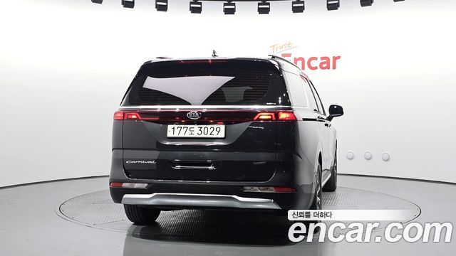 Kia Carnival 2020 thumb 4