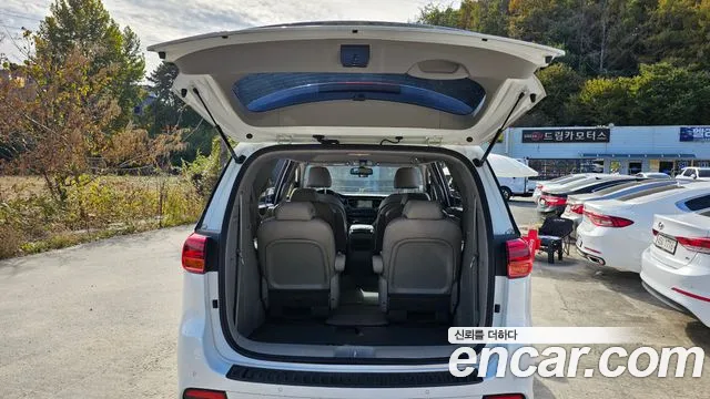 Kia Carnival 2019 thumb 12