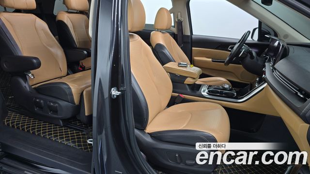 Kia Carnival 2021 thumb 11