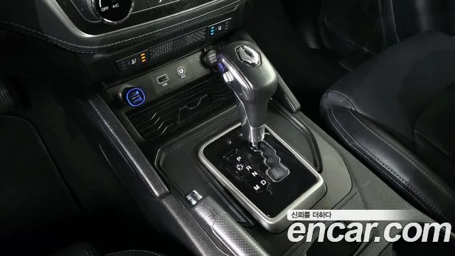 SsangYong Rexton 2019 thumb 9