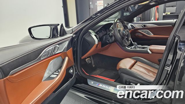 BMW 8 серии 2023 thumb 10