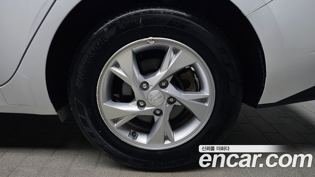 Hyundai Avante 2021 thumb 6