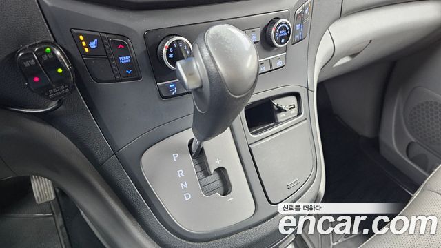 Hyundai Starex 2018 thumb 10