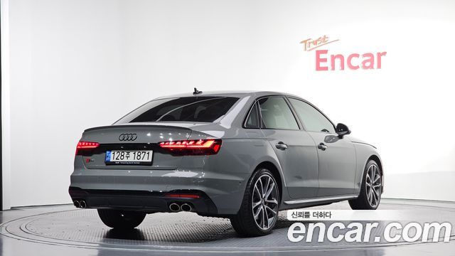 Audi S4 2021 thumb 3
