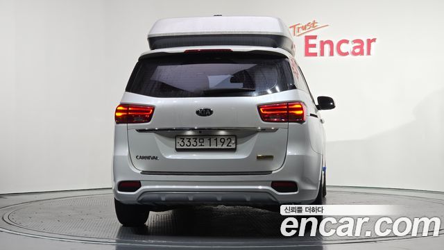 Kia Carnival 2019 thumb 5