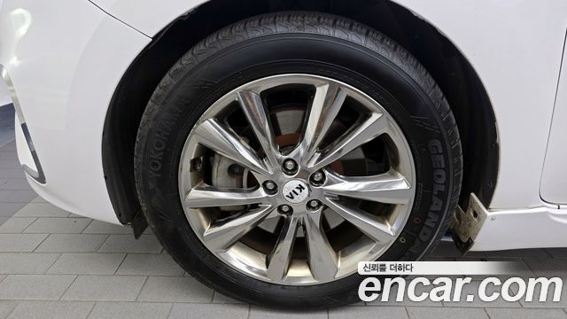 Kia Carnival 2019 thumb 6