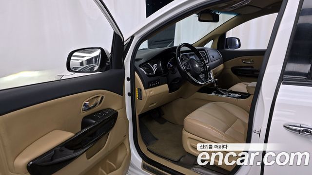 Kia Carnival 2019 thumb 10