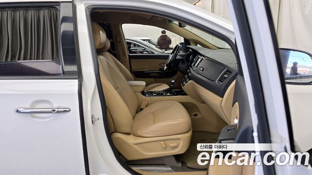 Kia Carnival 2019 thumb 12