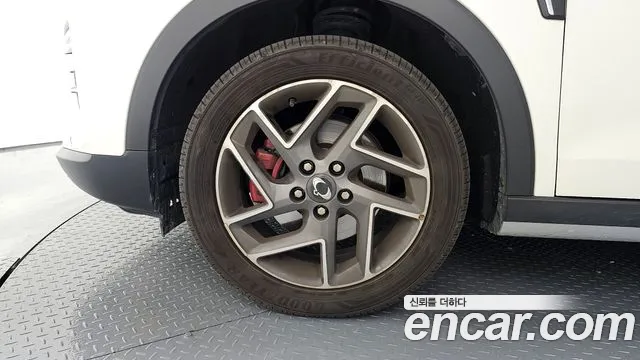 SsangYong Tivoli 2023 thumb 5
