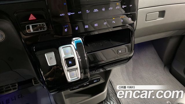 Hyundai Staria 2022 thumb 10