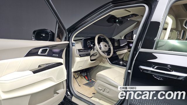 Kia Carnival 2021 thumb 10