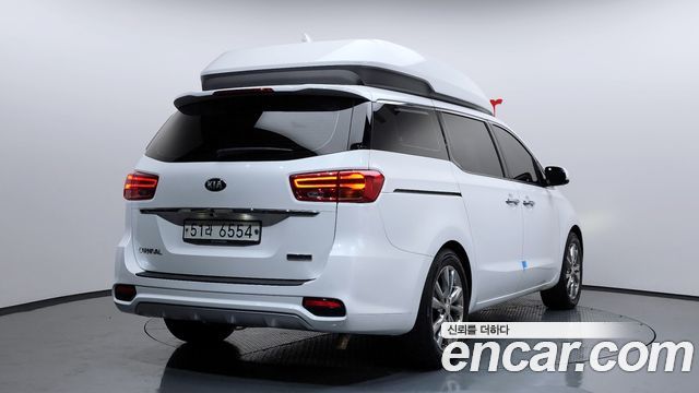 Kia Carnival 2019 thumb 3