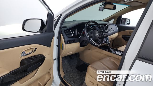 Kia Carnival 2019 thumb 10