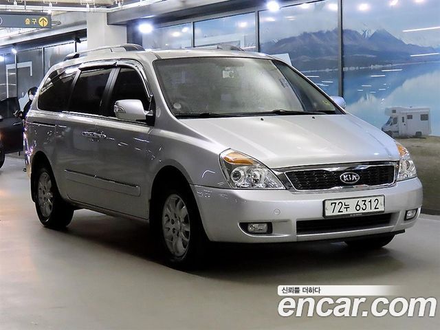 Kia Carnival 2012 thumb 2