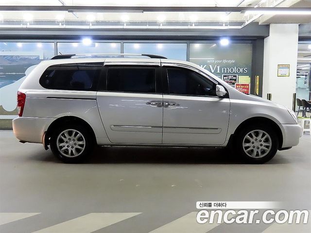 Kia Carnival 2012 thumb 3