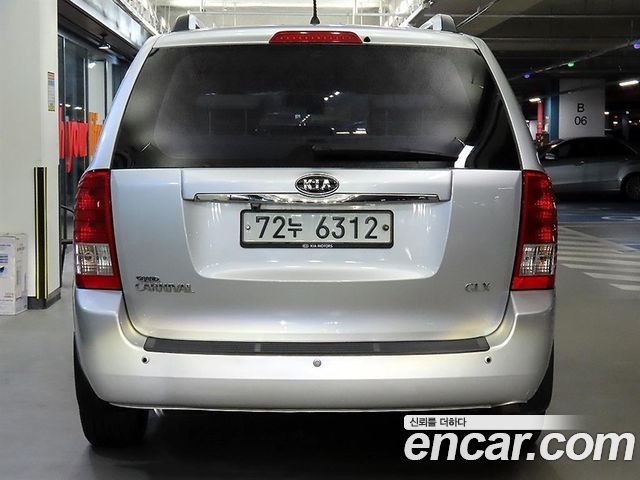 Kia Carnival 2012 thumb 5