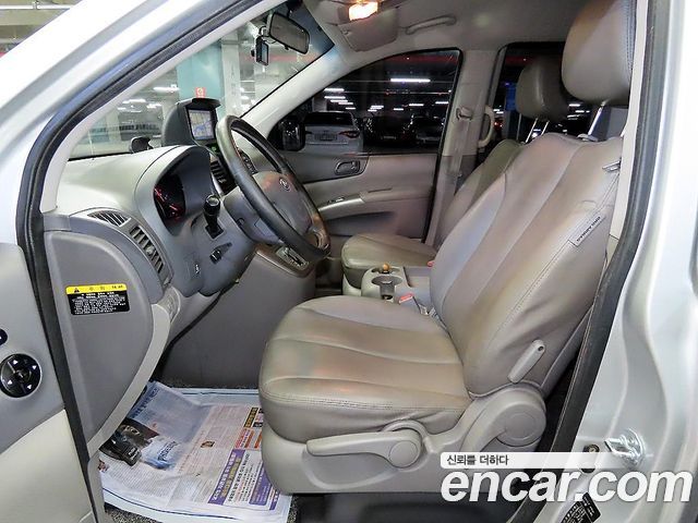 Kia Carnival 2012 thumb 6