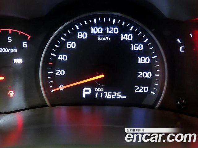 Kia Carnival 2012 thumb 9