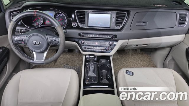 Kia Carnival 2016 thumb 8