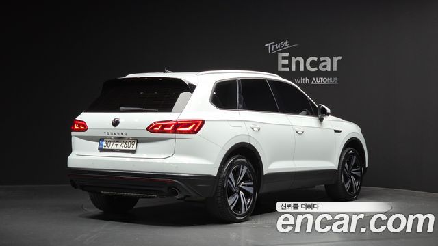 Volkswagen Touareg 2022 thumb 2