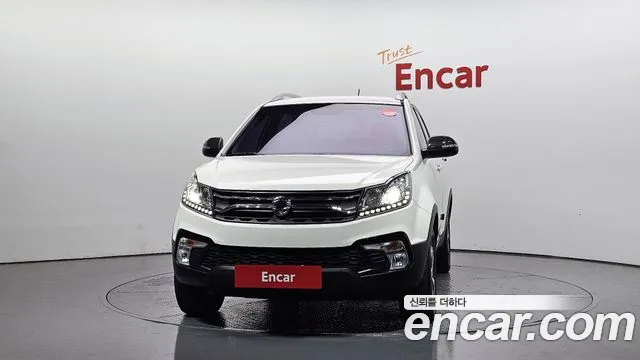 SsangYong Korando 2017 thumb 4