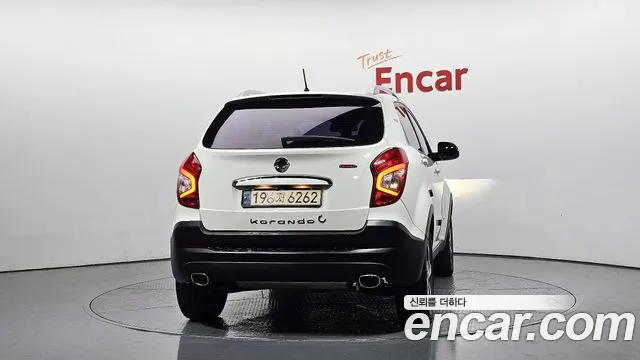 SsangYong Korando 2017 thumb 5