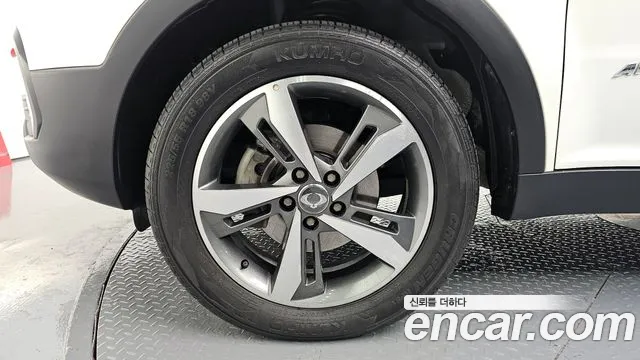 SsangYong Korando 2017 thumb 6