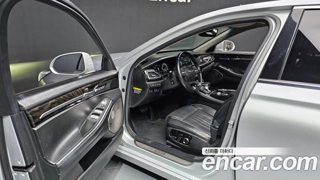 Genesis G90 2016 thumb 11