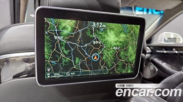 Genesis G90 2016 thumb 12