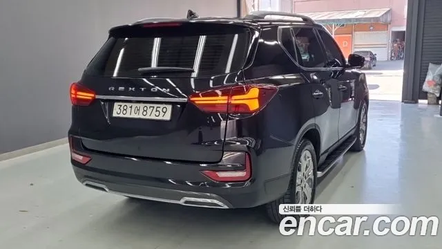 SsangYong Rexton 2021 thumb 3