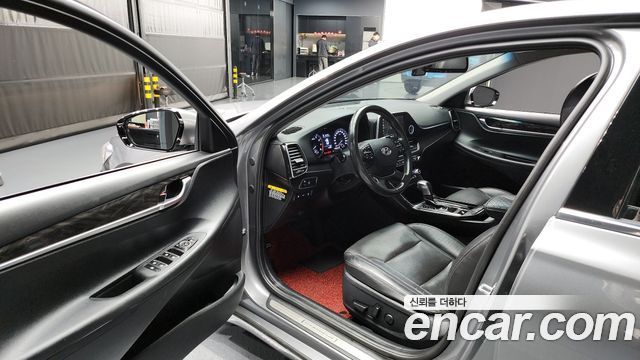 Hyundai Grandeur 2017 thumb 10
